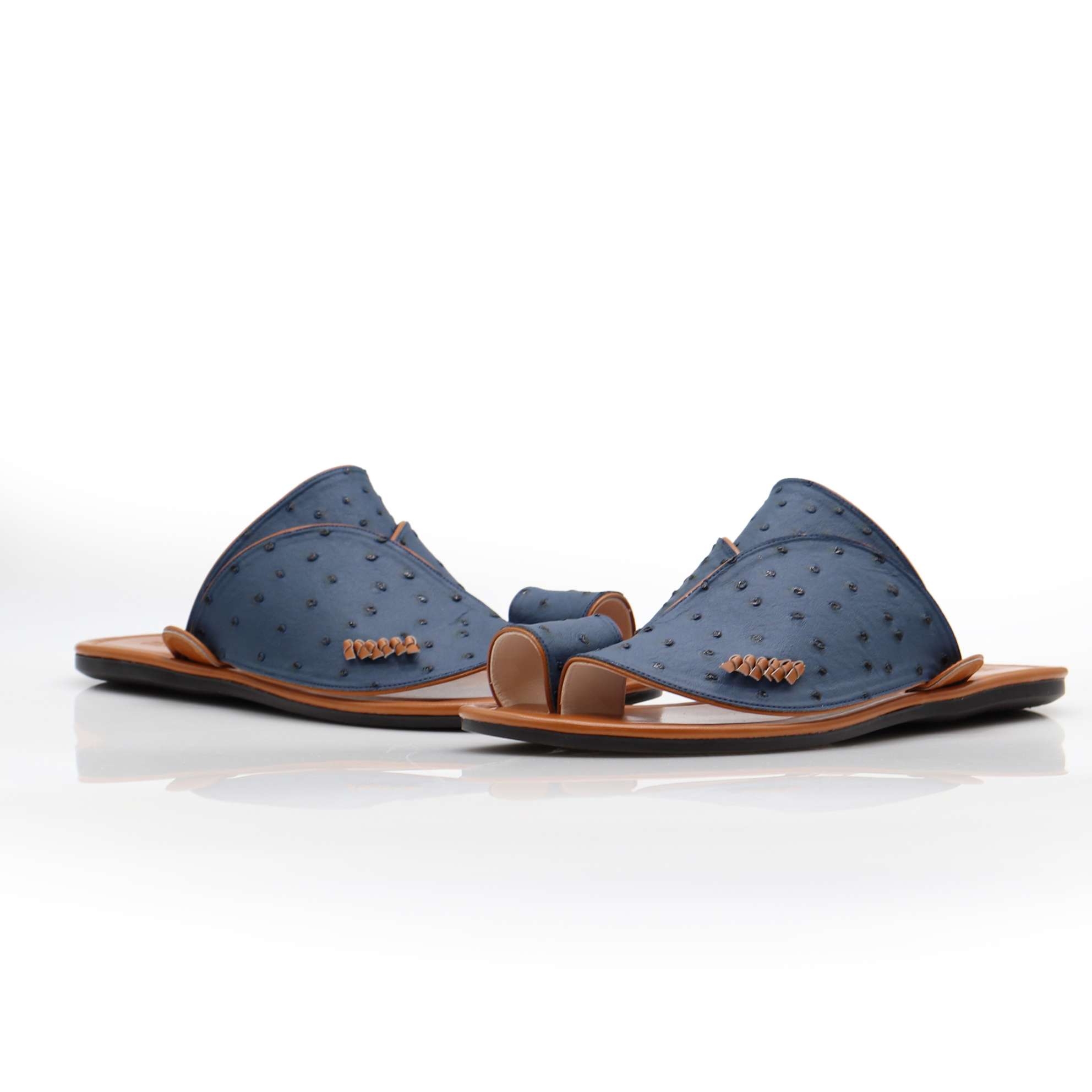 حذاء شرقي طبي ازرق حذاء شرقي طبي ازرق