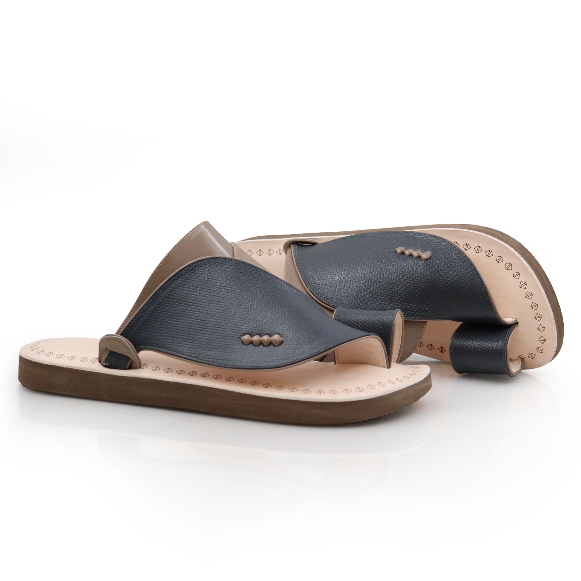 حذاء شرقي فاخر 2 حذاء شرقي فاخر 2