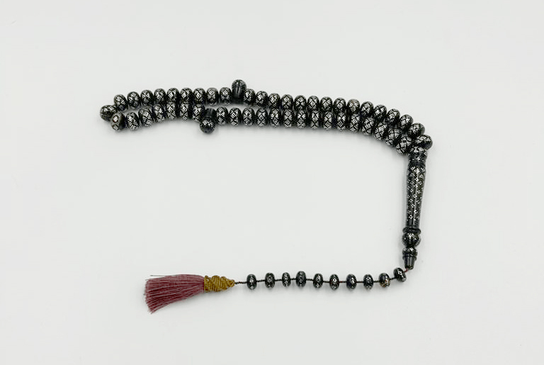 سبحة ظهر سلحفاه مطعم فضة 47 خرزة سبحة ظهر سلحفاه مطعم فضة 47 خرزة