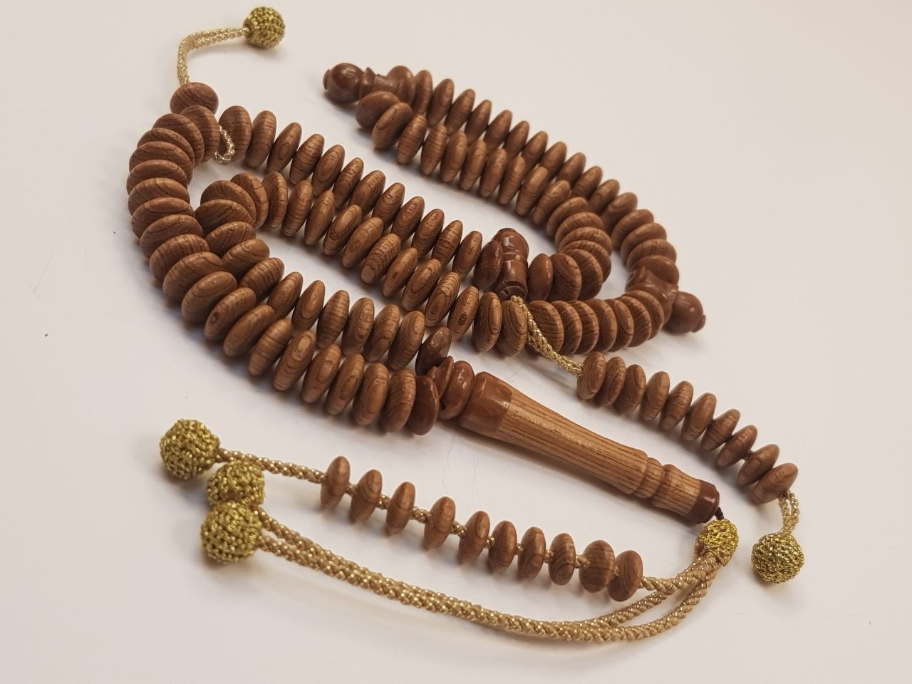 سبحة جلد حية مع كوك 99 خرزة2 سبحة جلد حية مع كوك 99 خرزة2