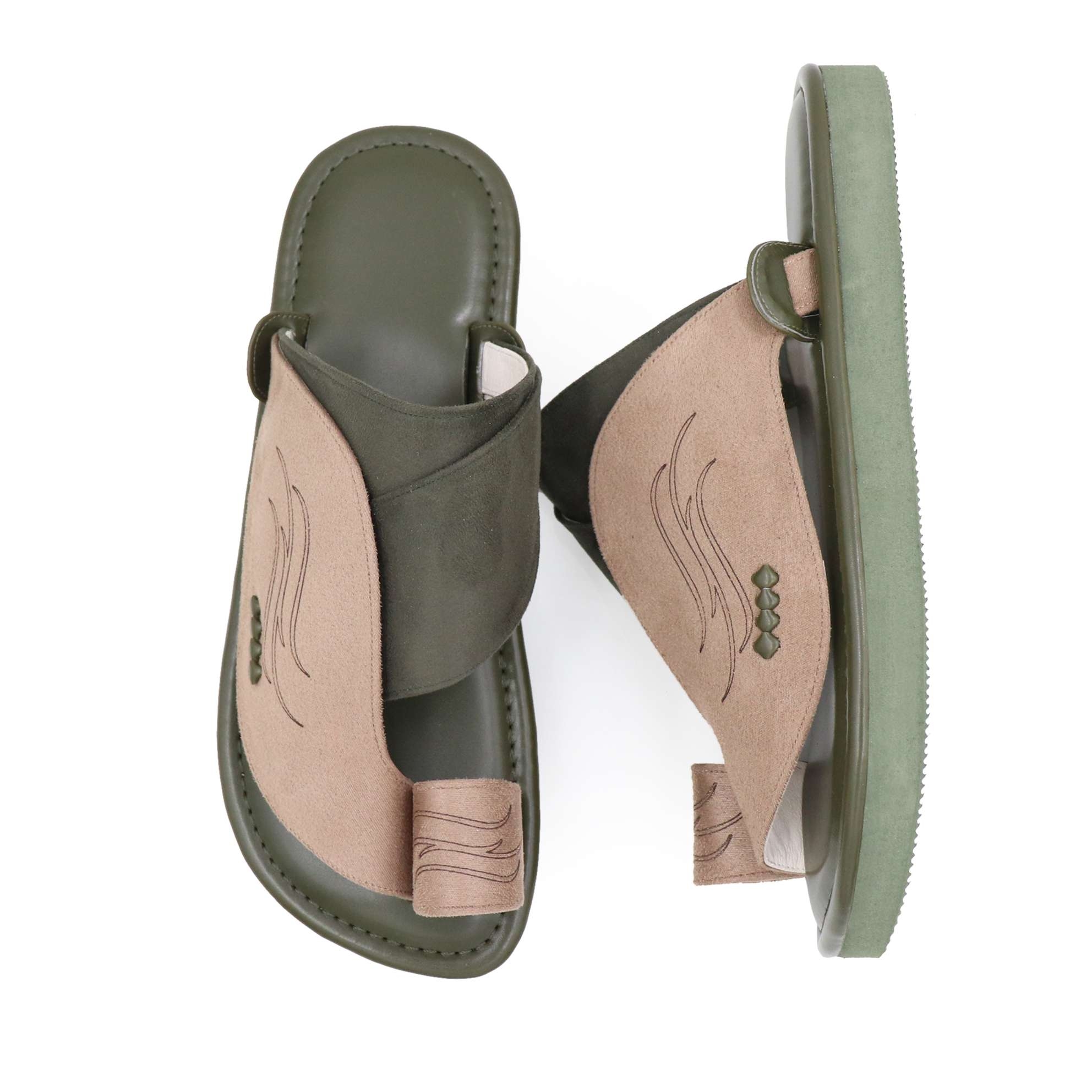 4حذاء شرقي زيتي في بيج 4حذاء شرقي زيتي في بيج