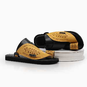 احذية شرقية مطرزةاسودمع اصفر3 احذية شرقية مطرزةاسودمع اصفر3