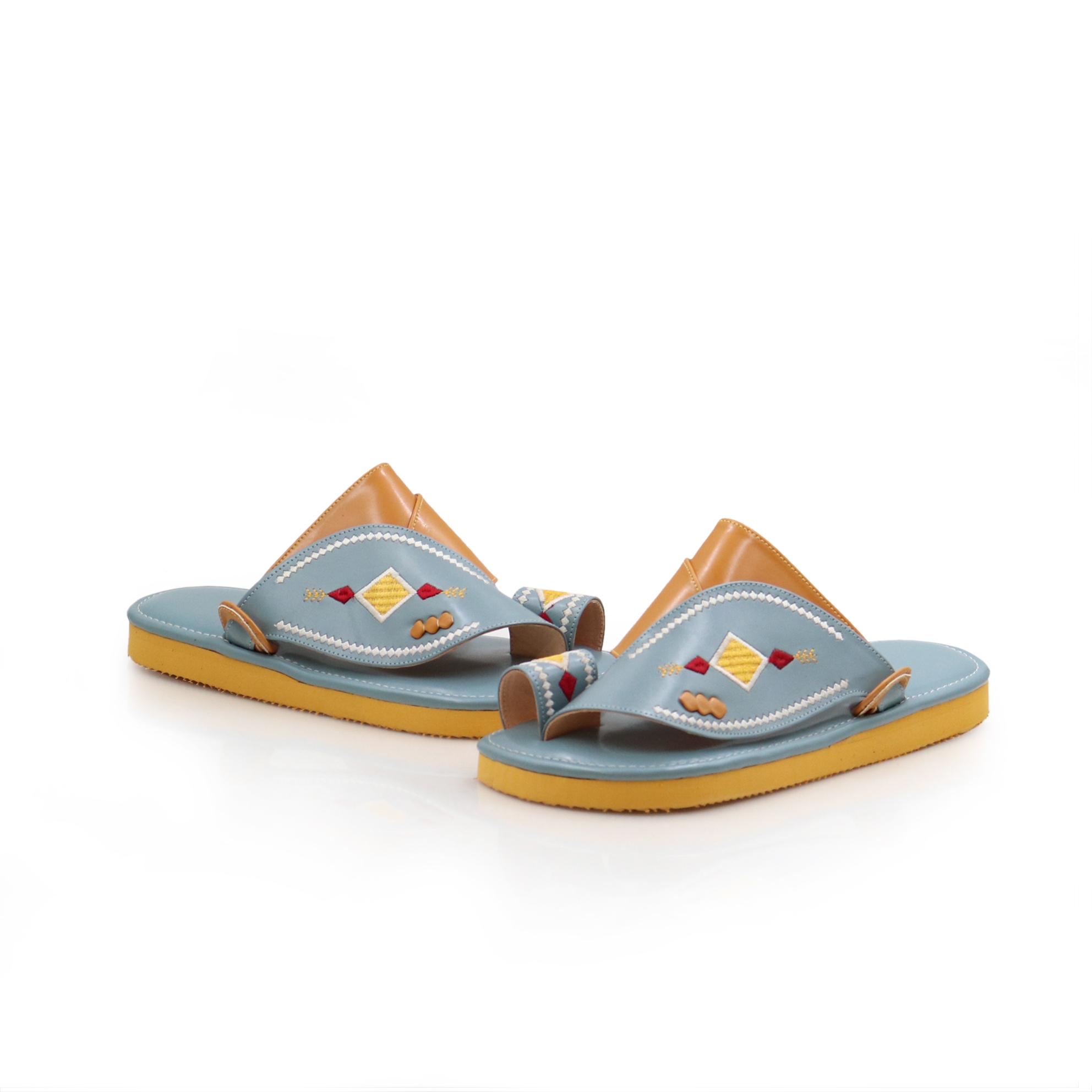 حذاء ولادي سماوي مطرز حذاء ولادي سماوي مطرز