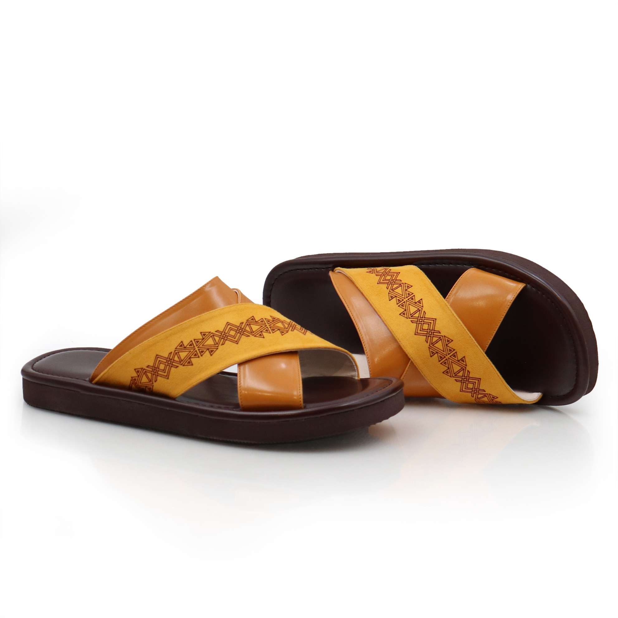 حذاء شرقي جملي بنعل بني 1 حذاء شرقي جملي بنعل بني 1