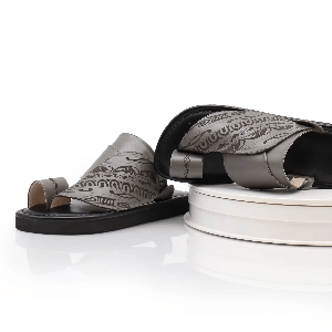 احذية شرقية مطرزة اسود فضاضي احذية شرقية مطرزة اسود فضاضي