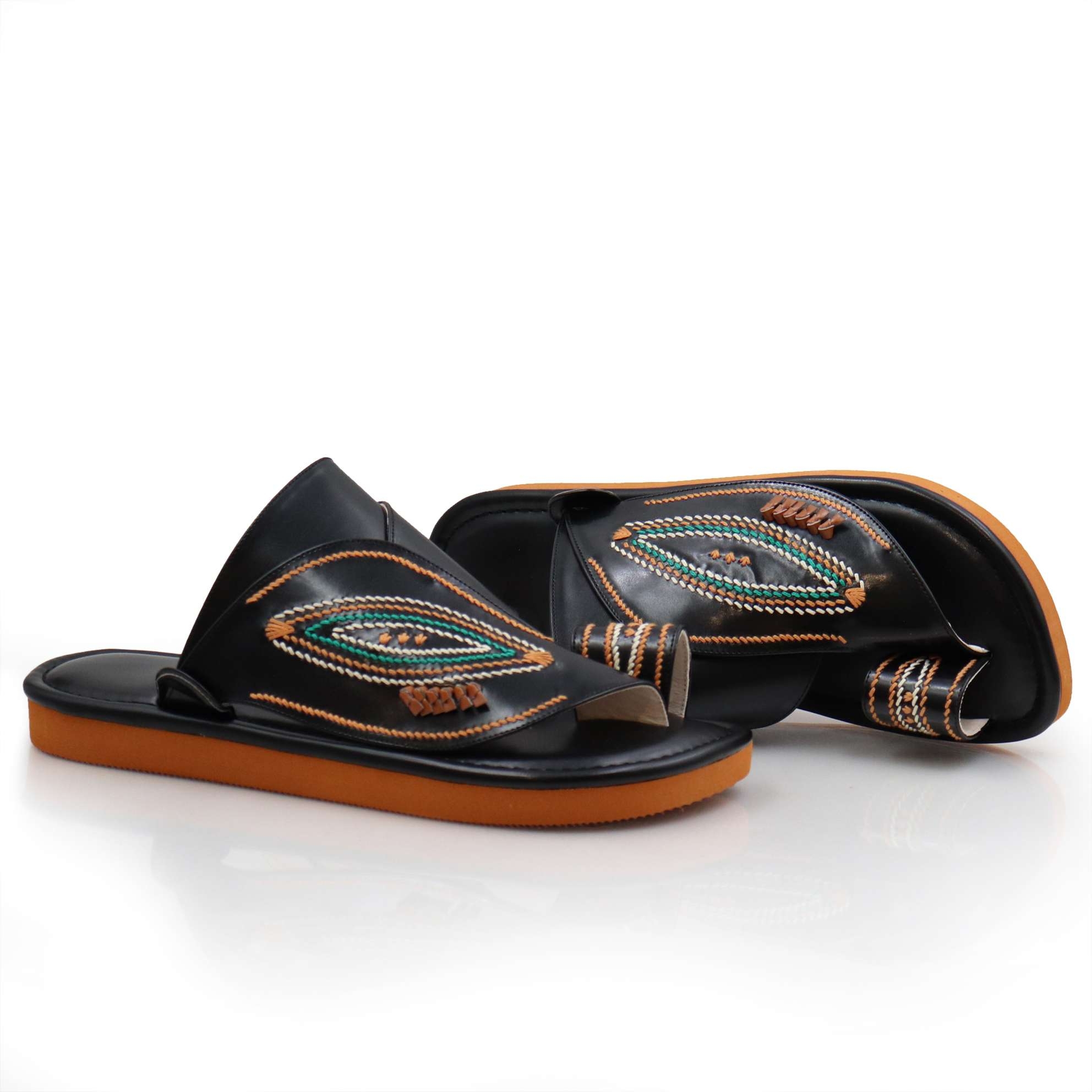 حذاء مطرز جلد اسود2 حذاء مطرز جلد اسود2