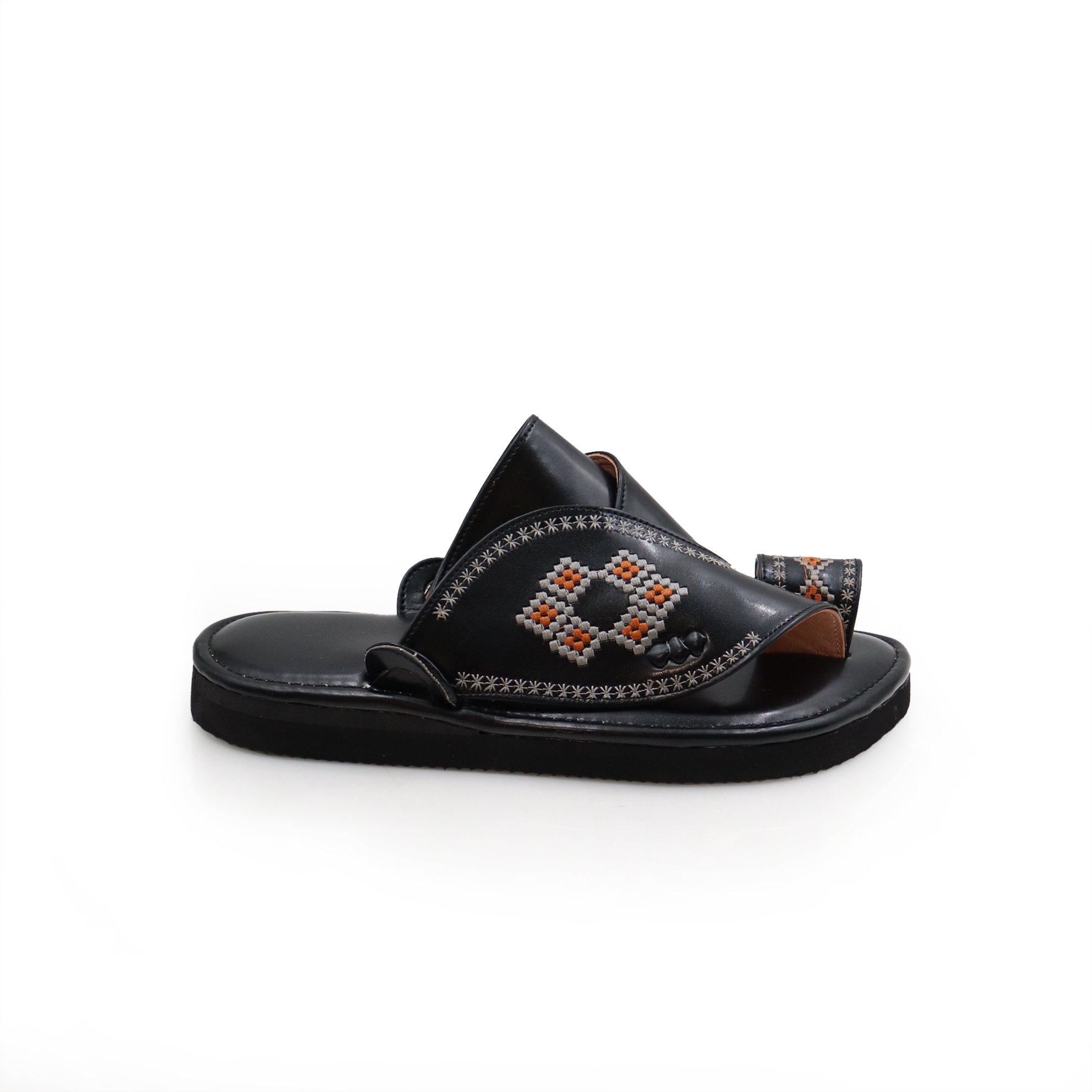 حذاء ولادي اسود مطرز حذاء ولادي اسود مطرز