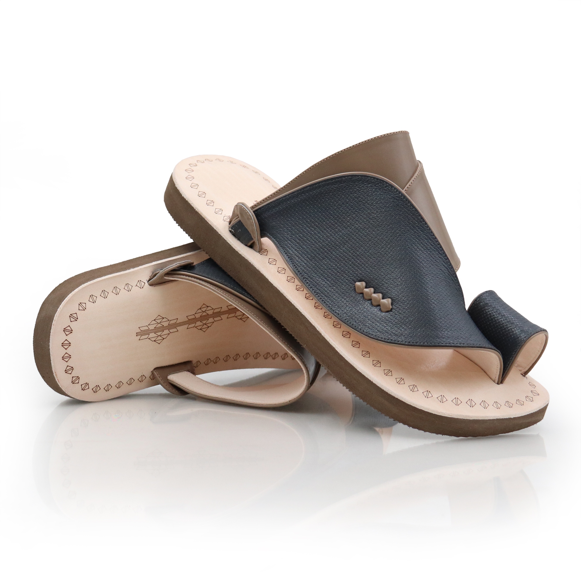 حذاء شرقي فاخر حذاء شرقي فاخر