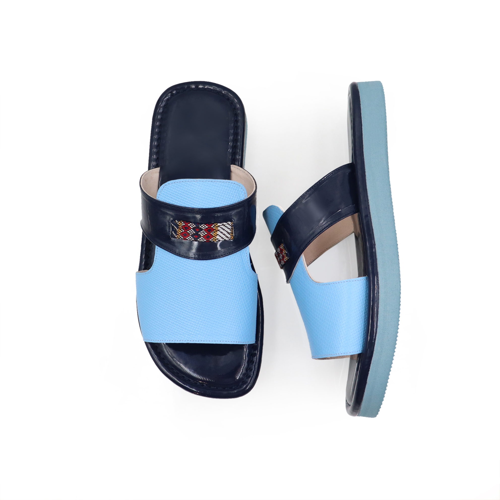 حذاء شرقي سماوي حذاء شرقي سماوي