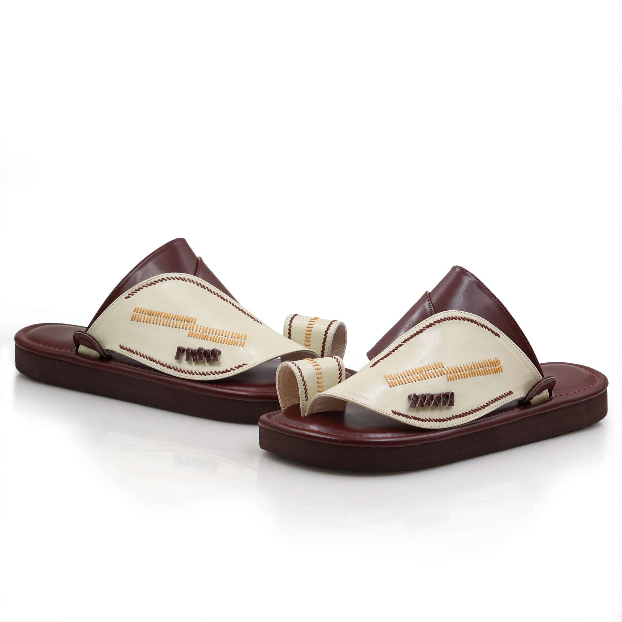 حذاء شرقي مطرز ابيض في بني1 حذاء شرقي مطرز ابيض في بني1