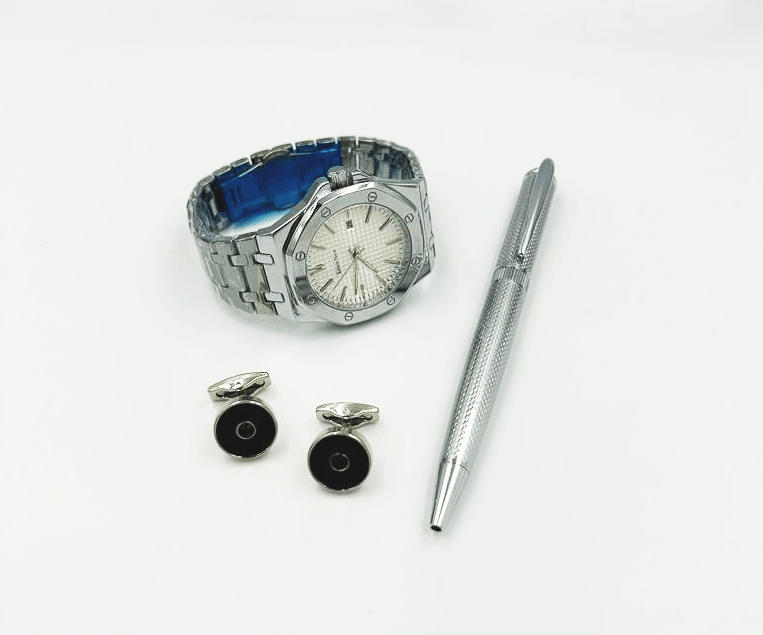 طقم ساعة وكبك وقلم ماركة LOUIS NICE صمت لك لتناسب جميع مناسباتك اليومية طقم ساعة وكبك وقلم ماركة LOUIS NICE صمت لك لتناسب جميع مناسباتك اليومية