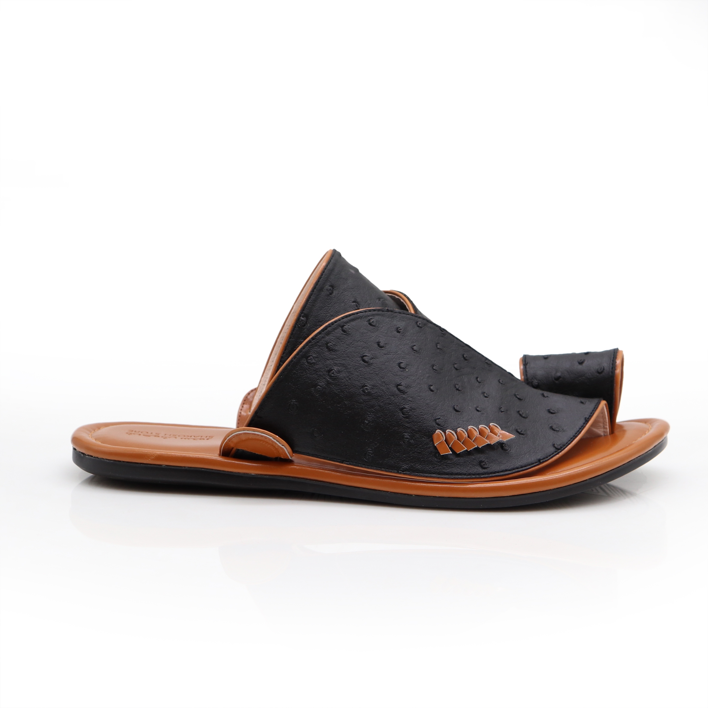 حذاء شرقي سادة بأصبع 1 حذاء شرقي سادة بأصبع 1