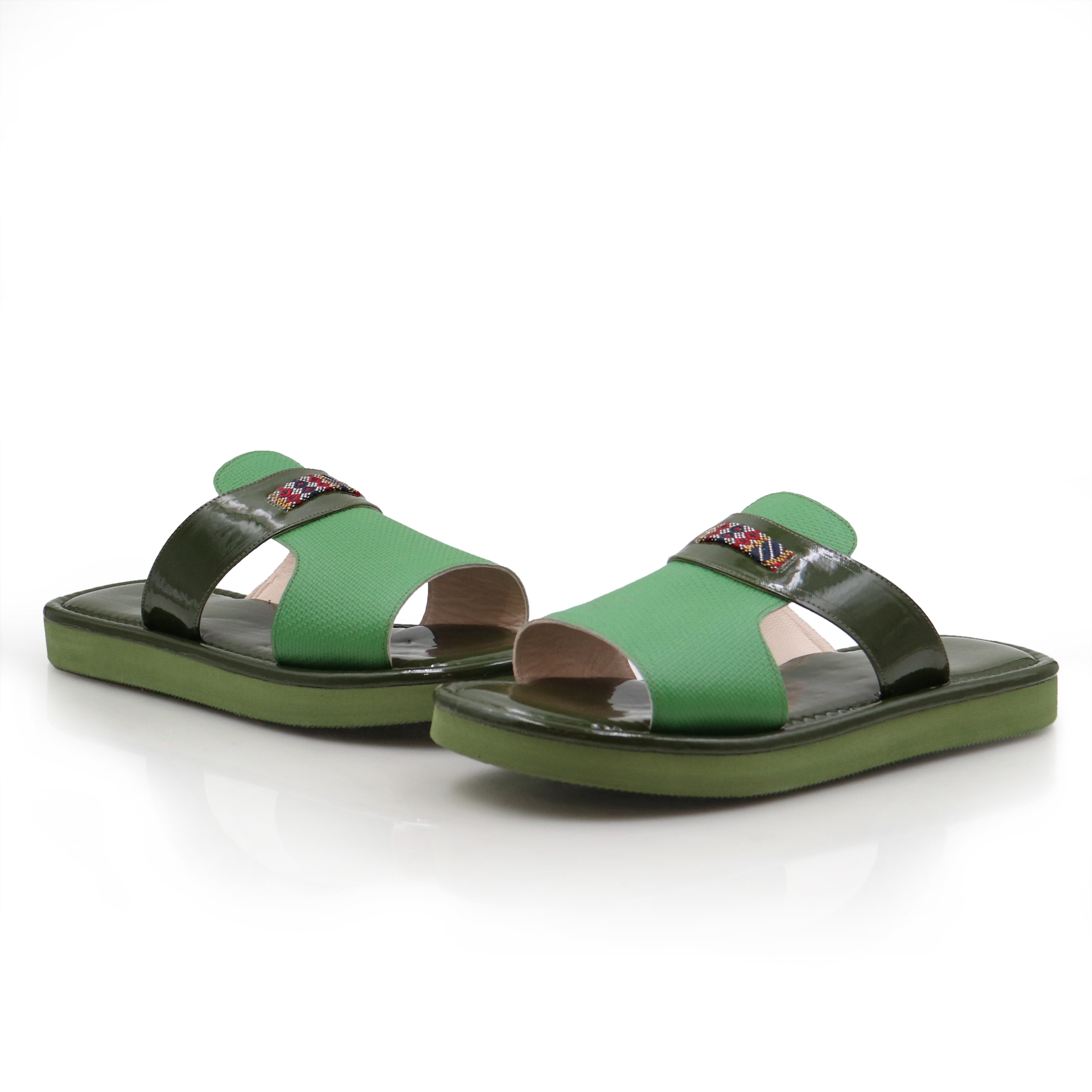 حذاء شرقي أخضر 2 حذاء شرقي أخضر 2