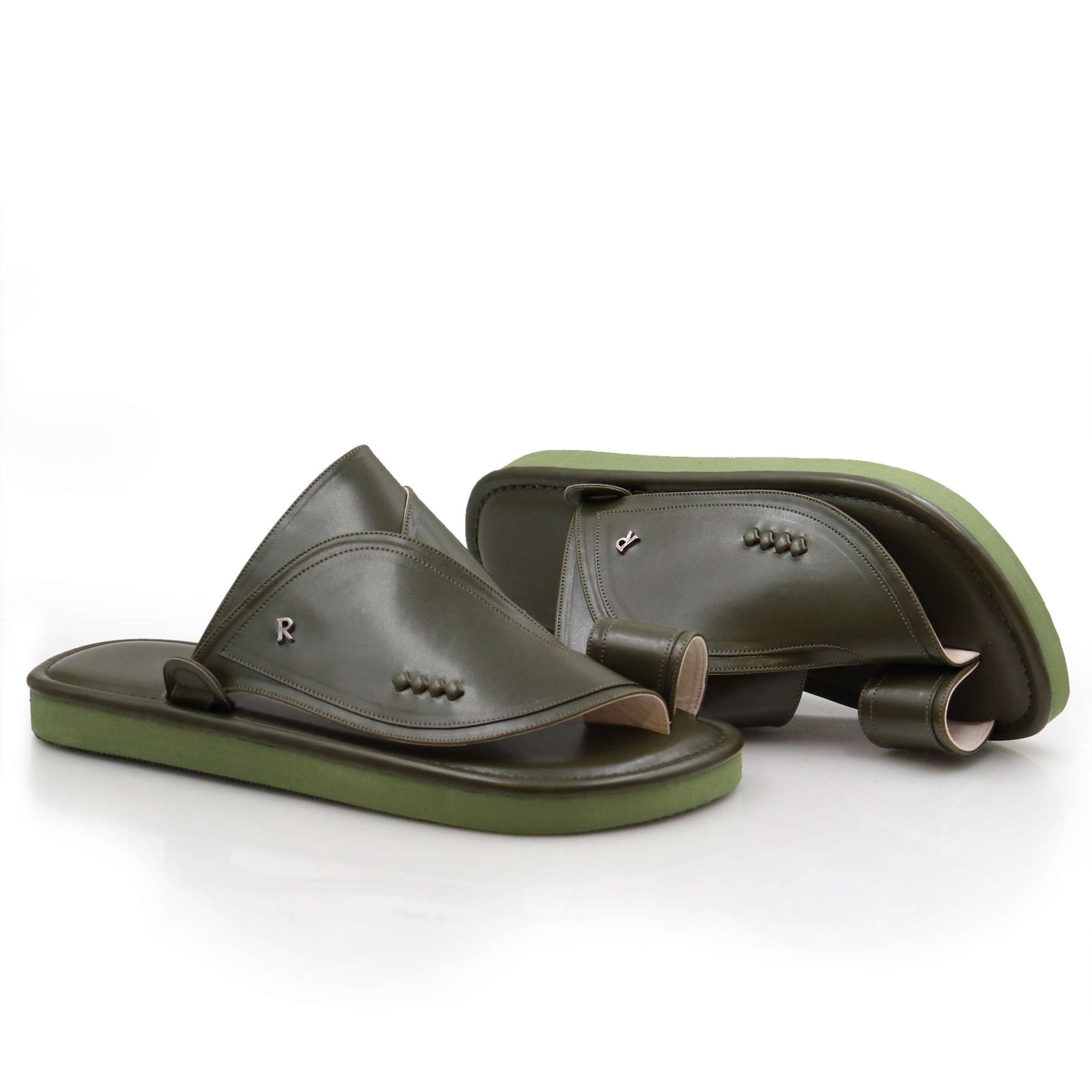 حذاء شرقي رصاصي بنعل أخضر 1 حذاء شرقي رصاصي بنعل أخضر 1