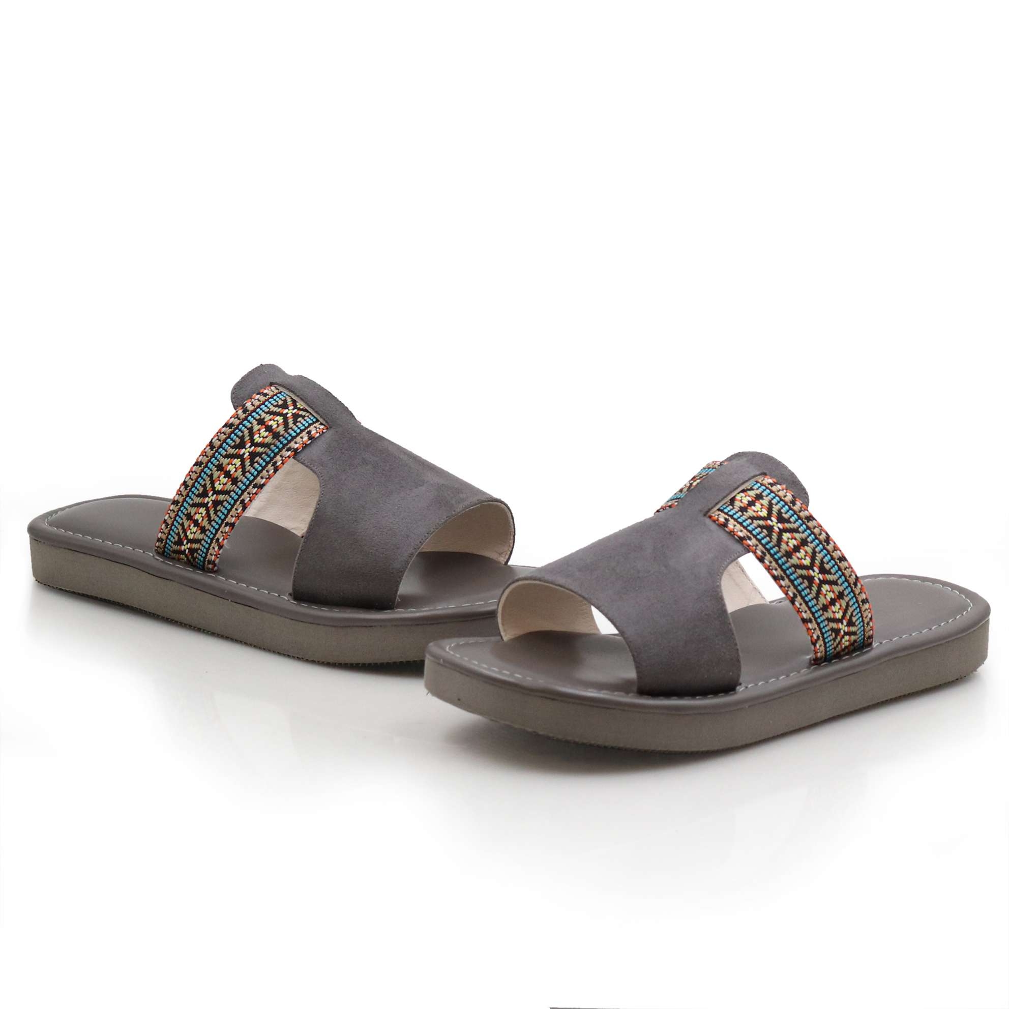 حذاء شرقي رصاصي غامق حذاء شرقي رصاصي غامق