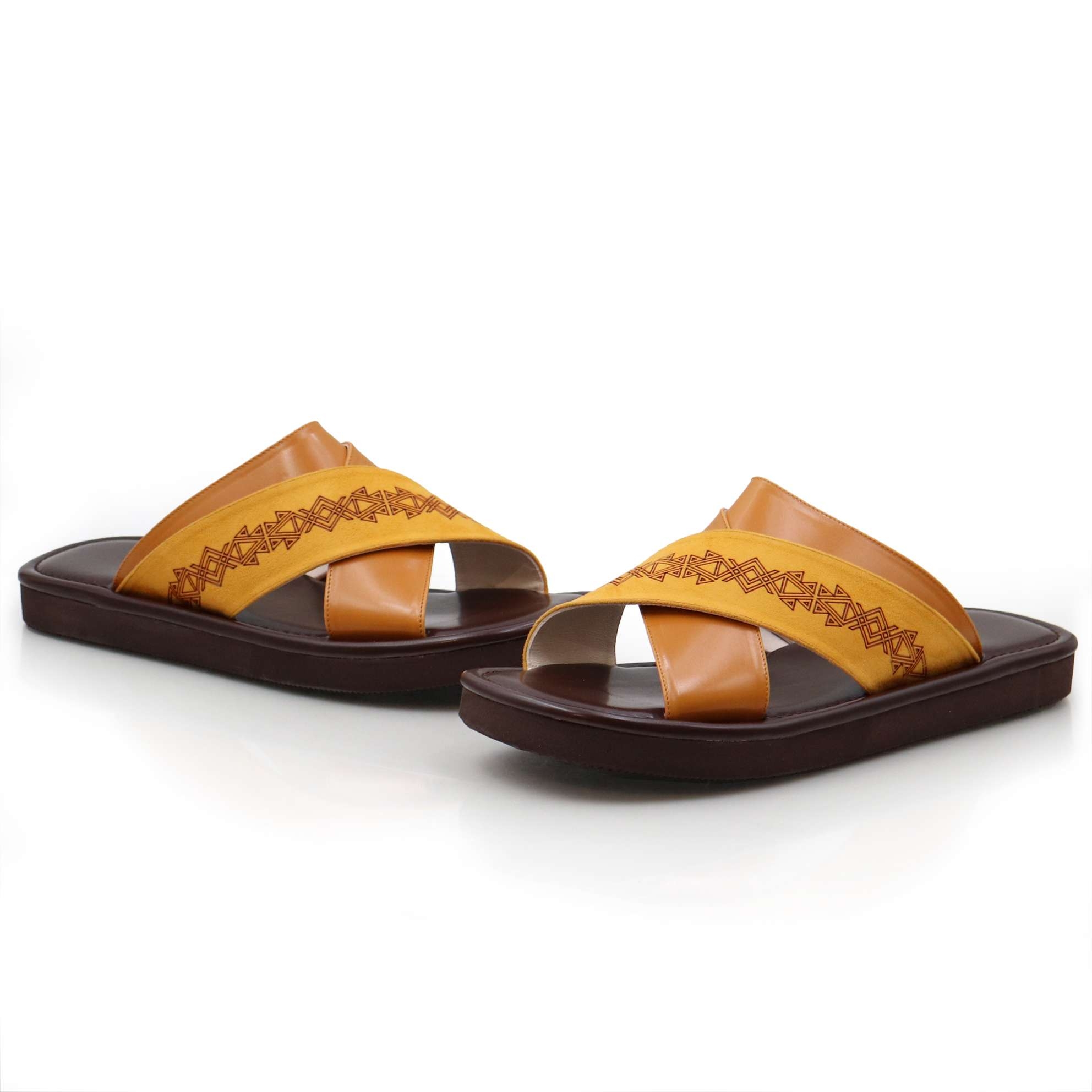 حذاء شرقي جملي بنعل بني حذاء شرقي جملي بنعل بني