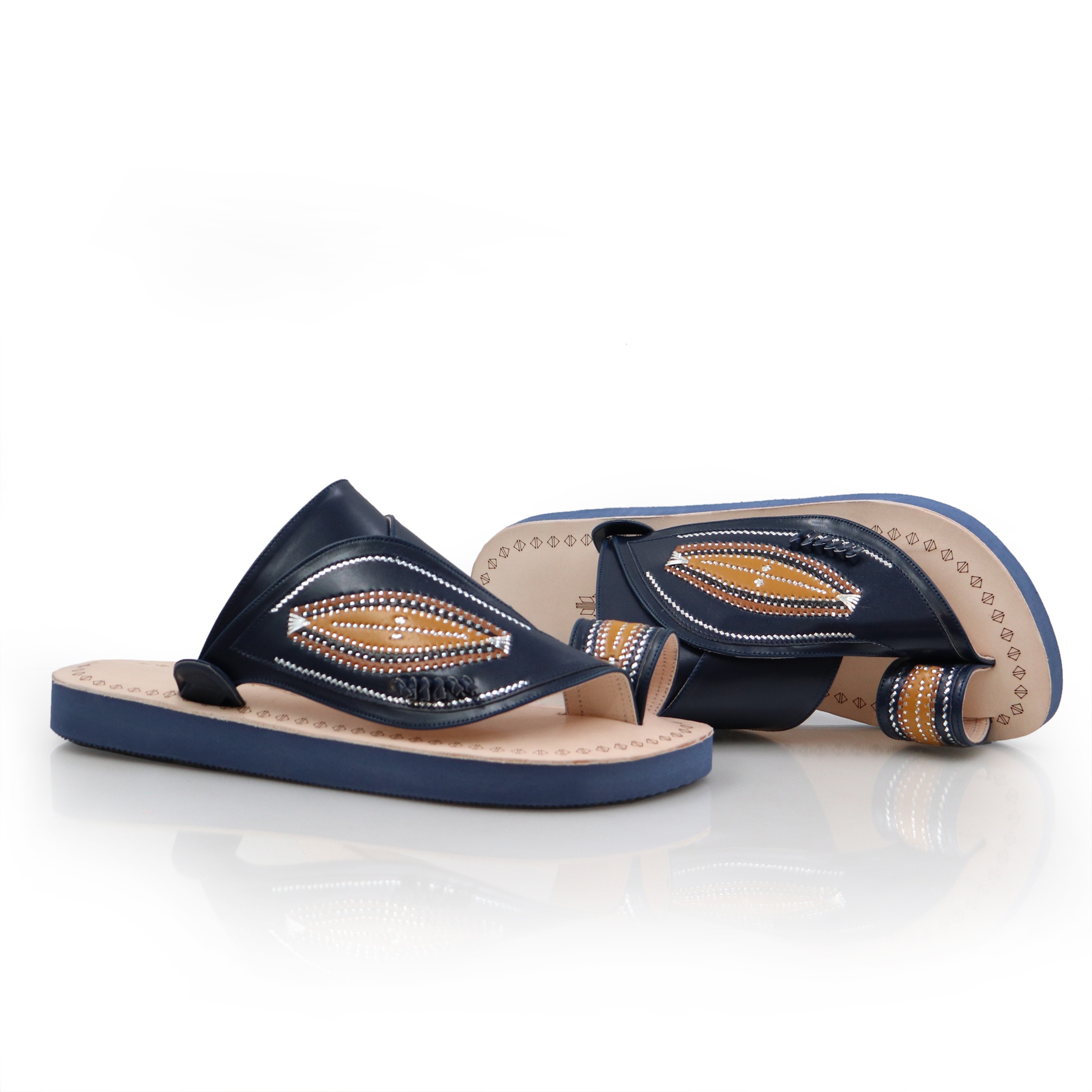 حذاء شرقي مطرز اسود غامق3 حذاء شرقي مطرز اسود غامق3