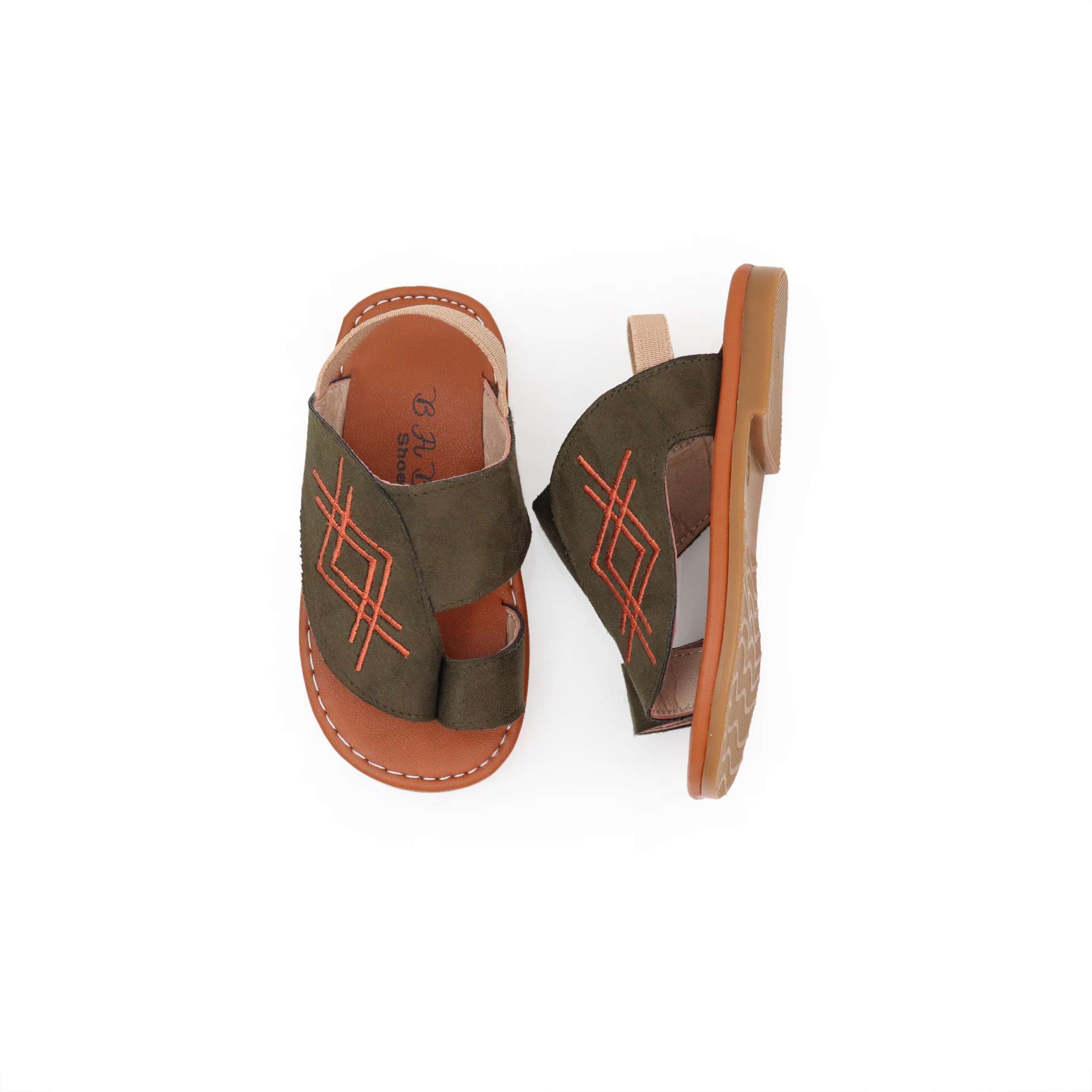 حذاء ولادي مطرز شرقي زيتي حذاء ولادي مطرز شرقي زيتي