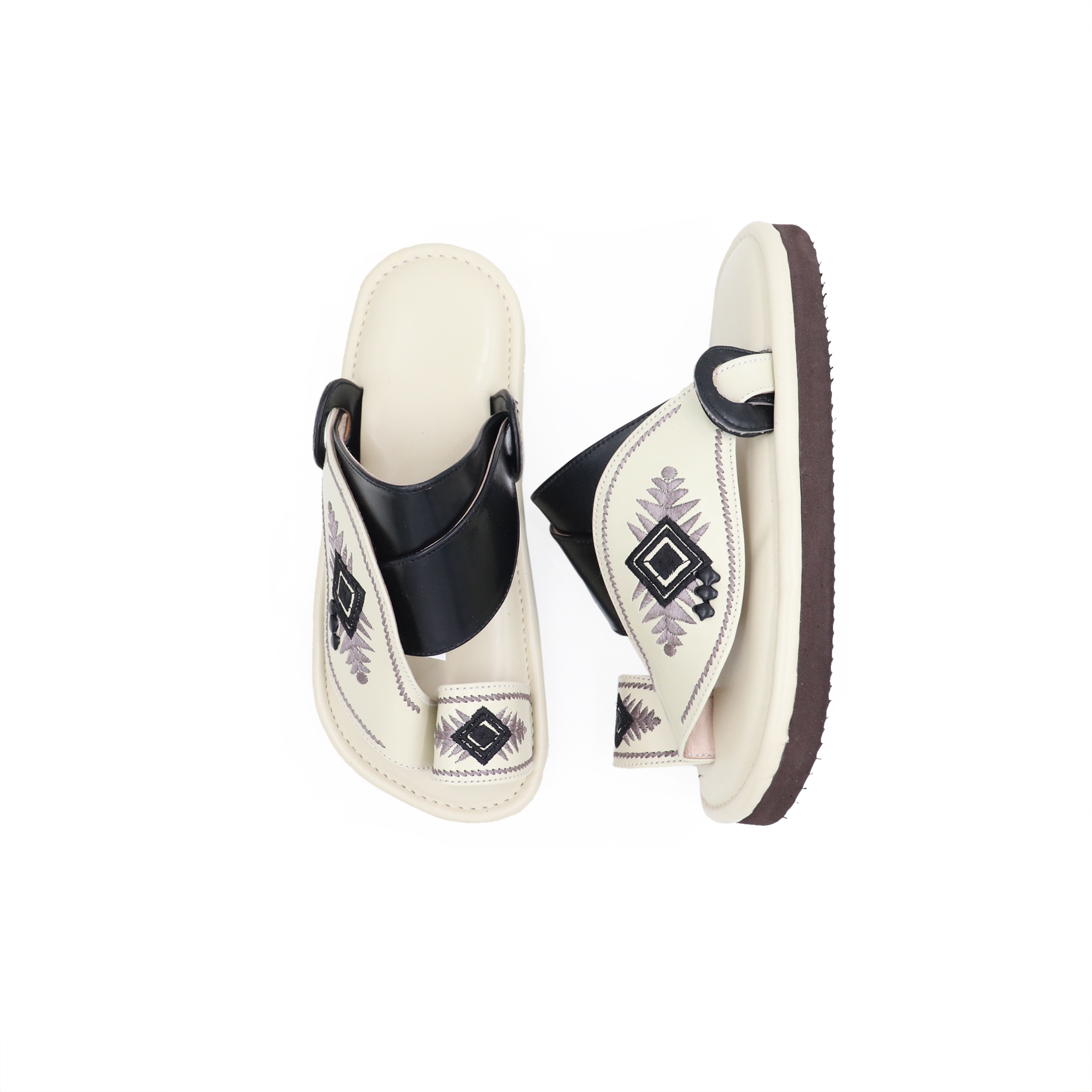 حذاء ولادي شرقي مطرز ابيض حذاء ولادي شرقي مطرز ابيض