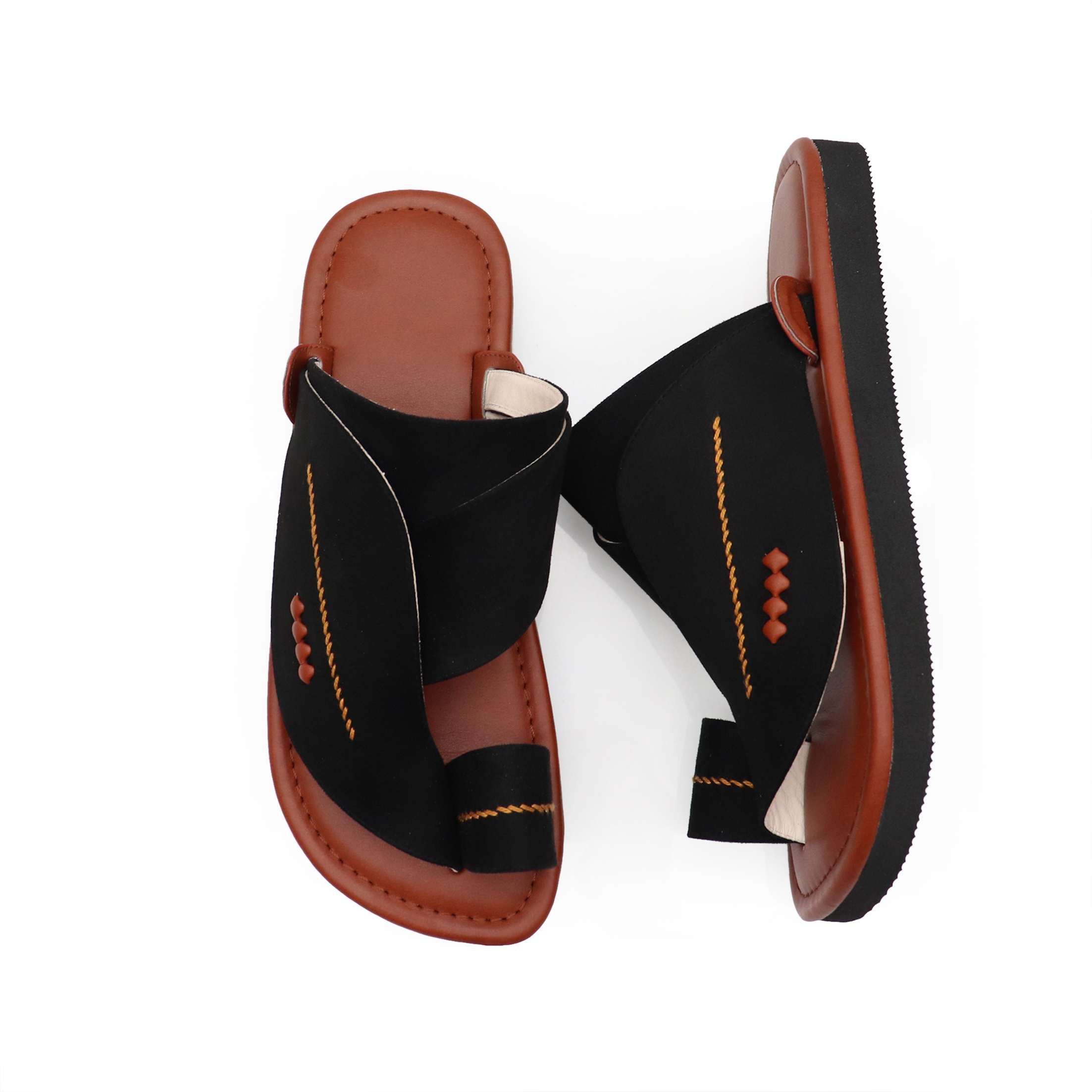 حذاء شرقي مطرز اسودمع خط احمر4 حذاء شرقي مطرز اسودمع خط احمر4