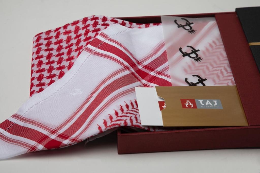 شماغ قطن عالي الجودة مخطط بلون بالاحمر 3 شماغ قطن عالي الجودة مخطط بلون بالاحمر 3