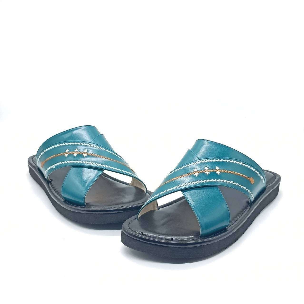 حذاء أخضر بنعال رصاصي حذاء أخضر بنعال رصاصي