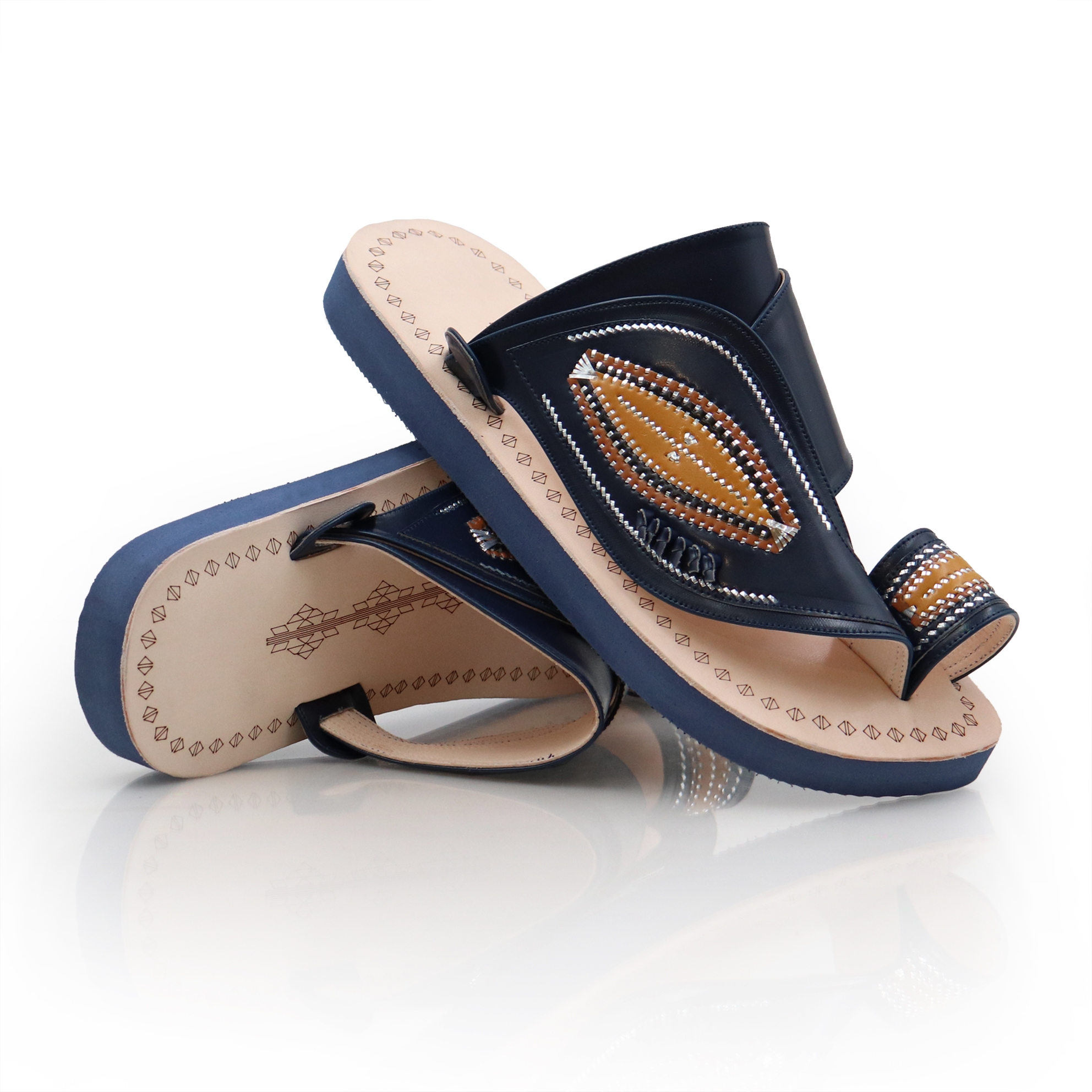 حذاء شرقي مطرز اسود غامق1 حذاء شرقي مطرز اسود غامق1