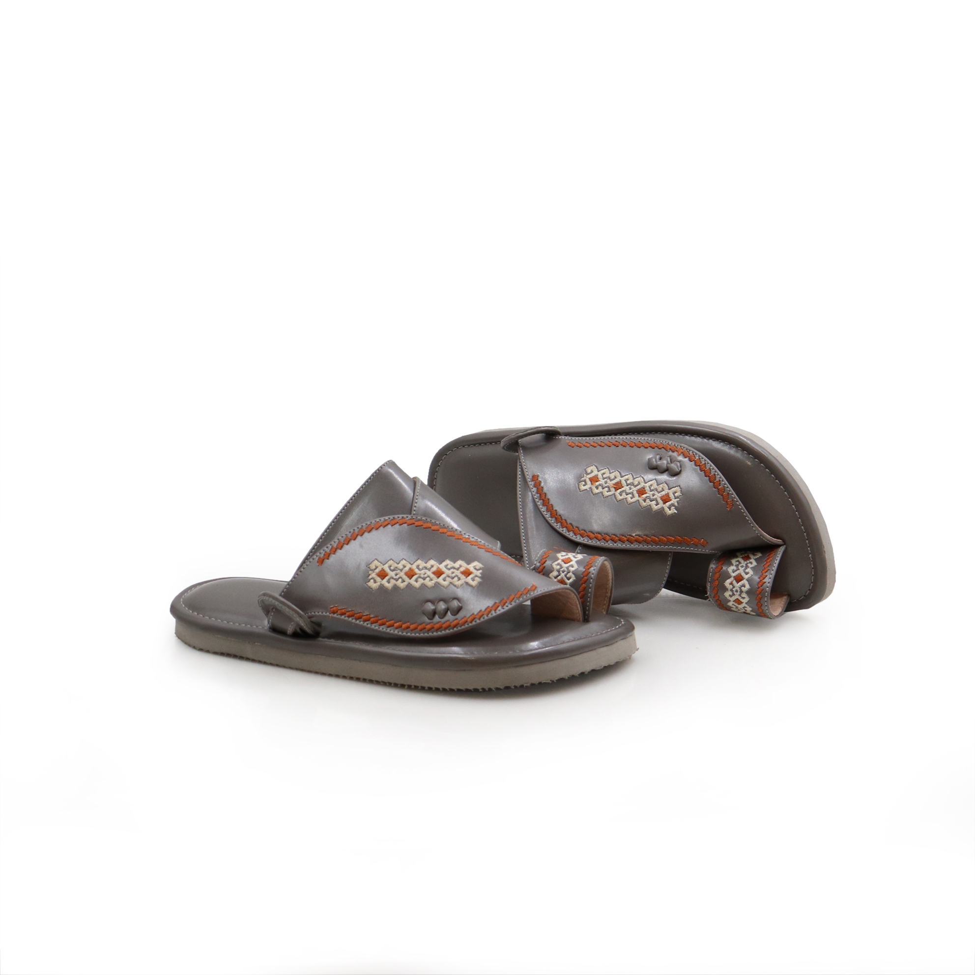 حذاء ولادي شرقي رمادي مطرز حذاء ولادي شرقي رمادي مطرز