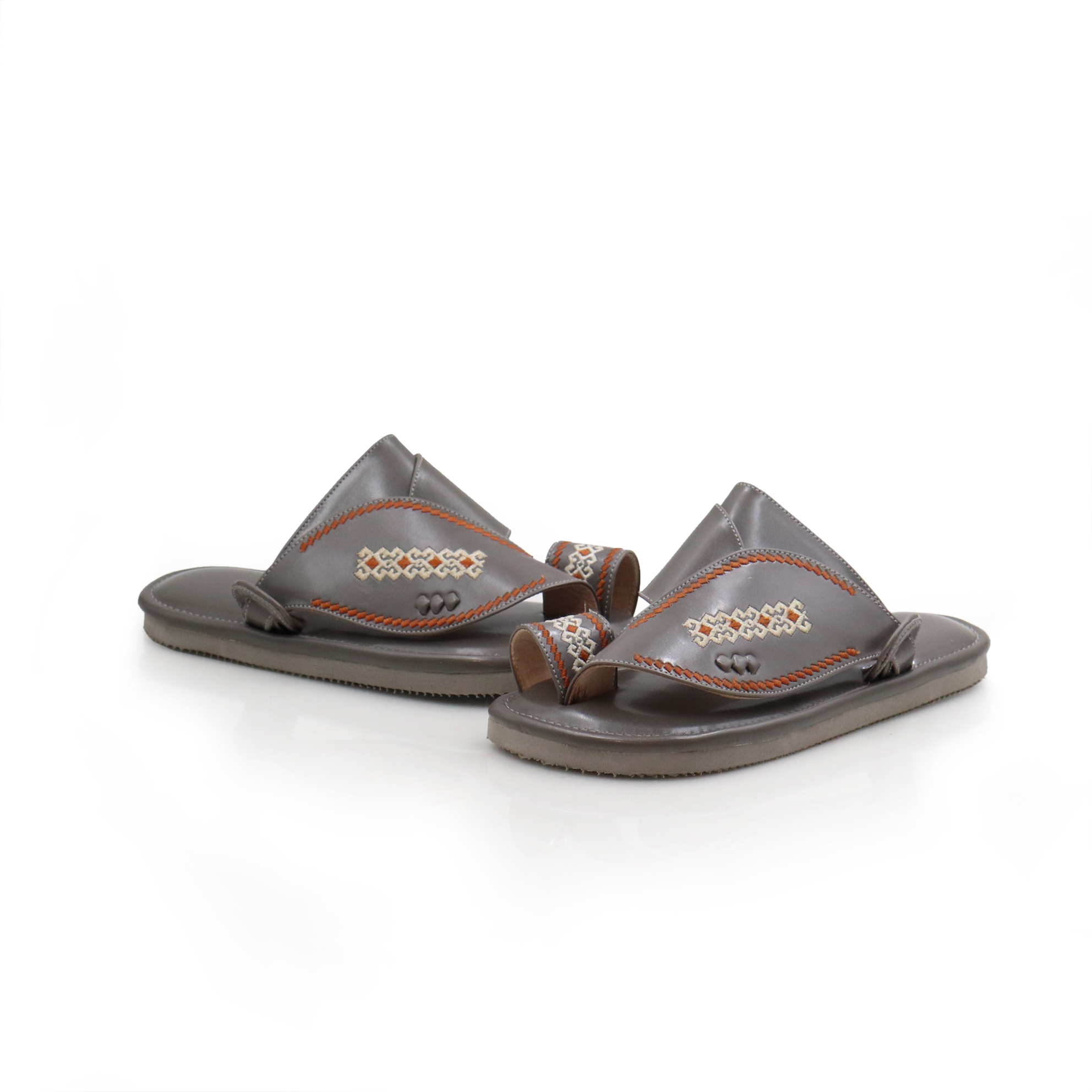 حذاء ولادي شرقي رمادي مطرز حذاء ولادي شرقي رمادي مطرز