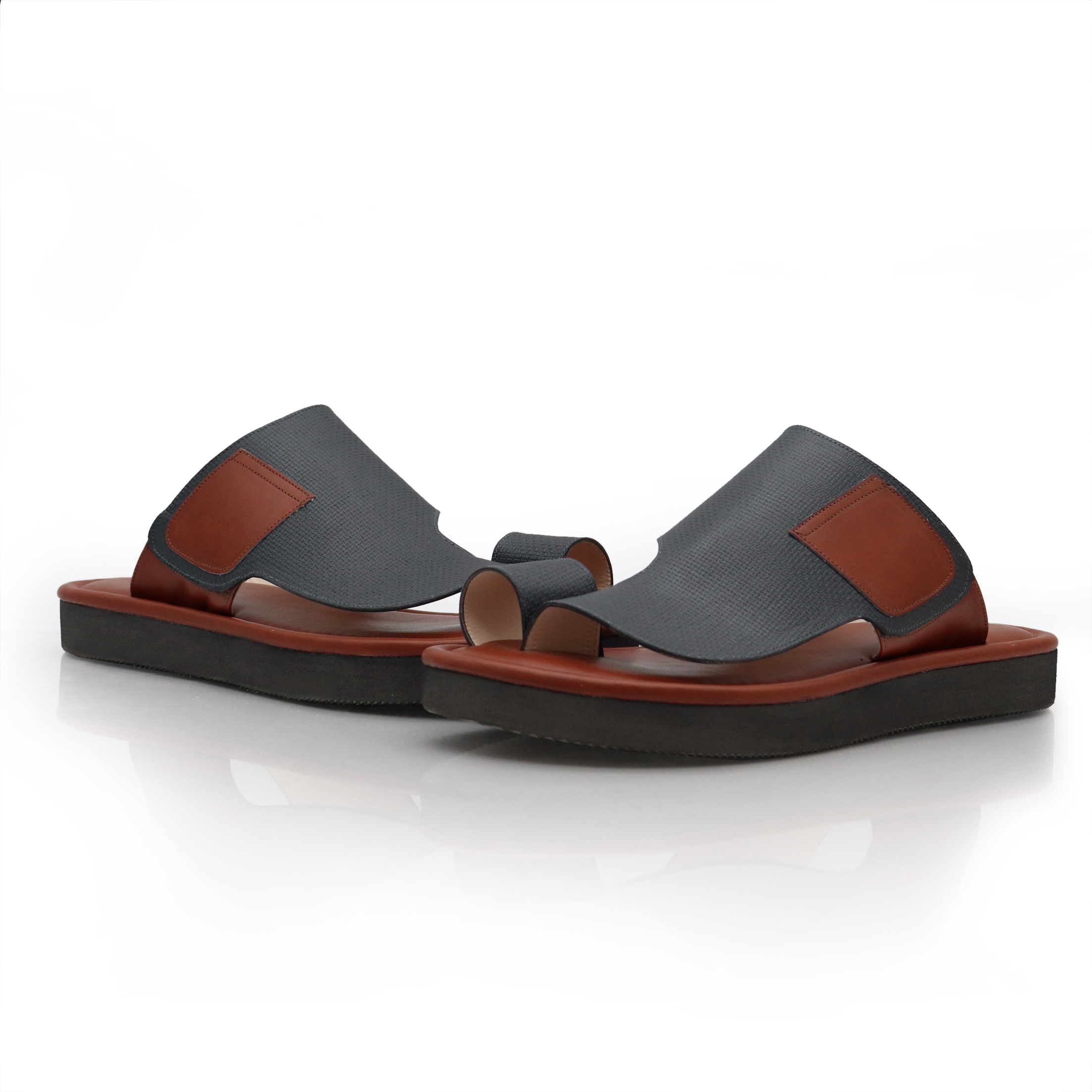 حذاء شرقي كاجوال رصاصي وبني حذاء شرقي كاجوال رصاصي وبني