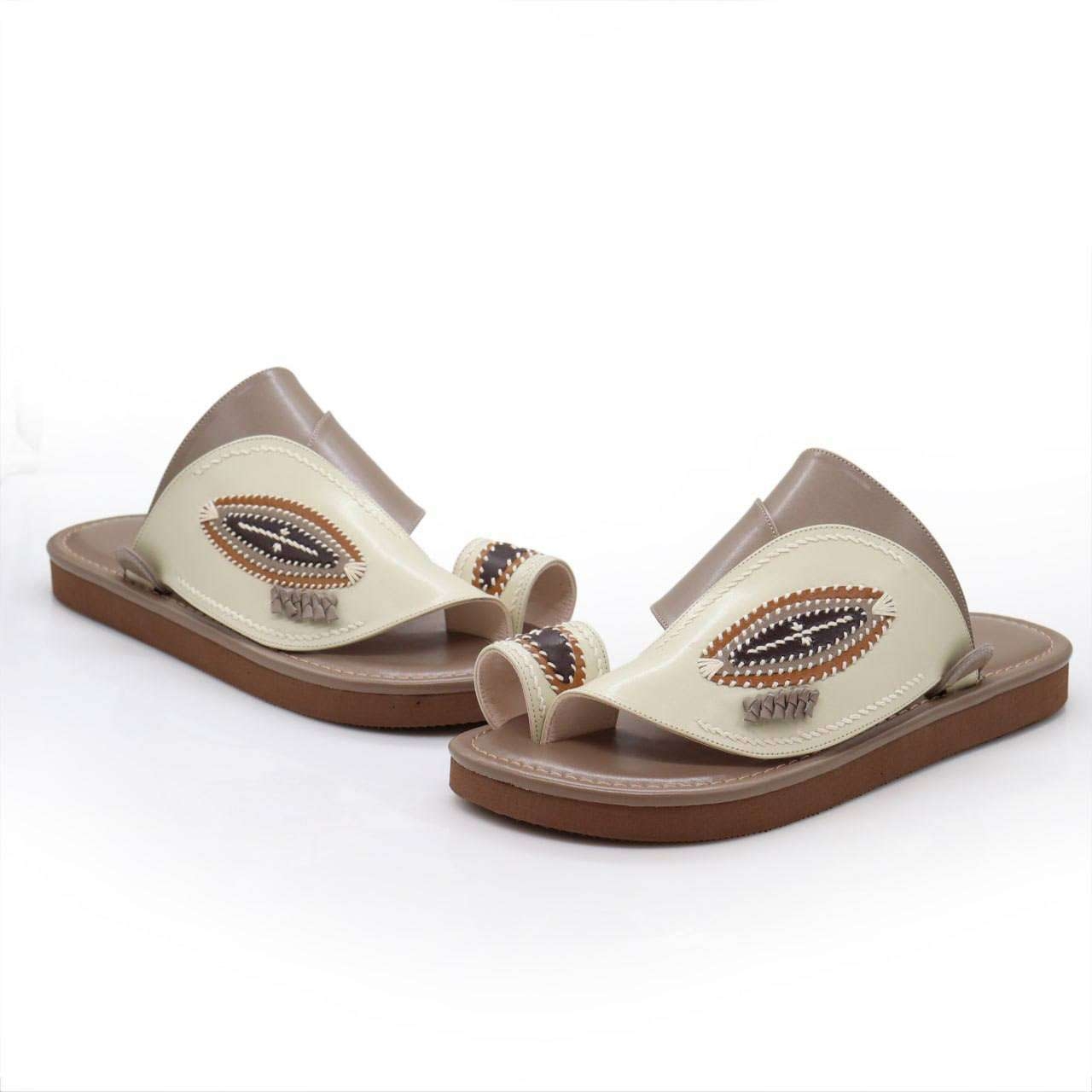 حذاء شرقي مطرز لون بيج1 حذاء شرقي مطرز لون بيج1