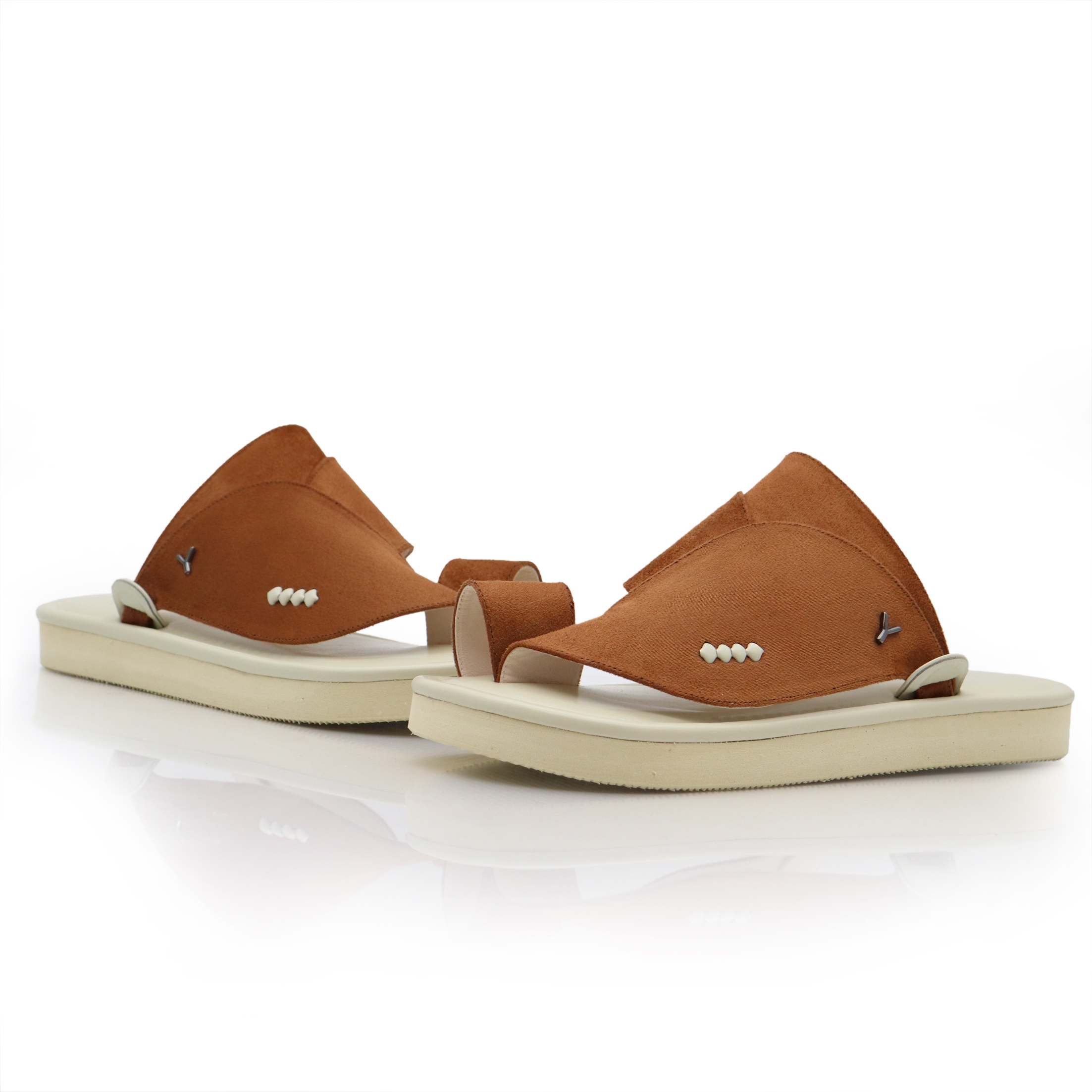 حذاء شرقي سادة جملي حذاء شرقي سادة جملي