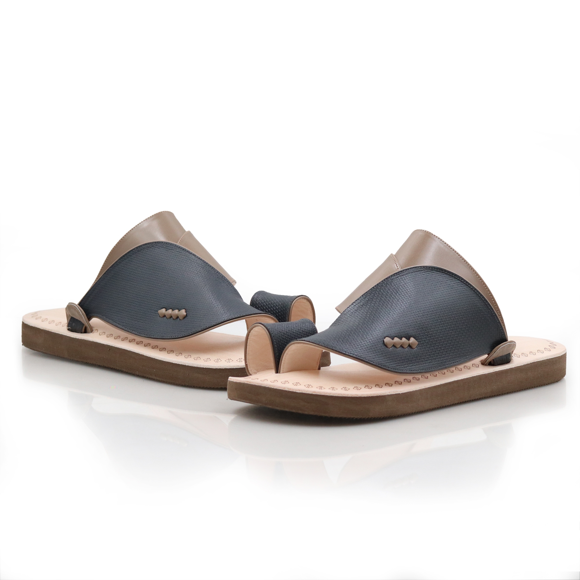 حذاء شرقي فاخر 3 حذاء شرقي فاخر 3