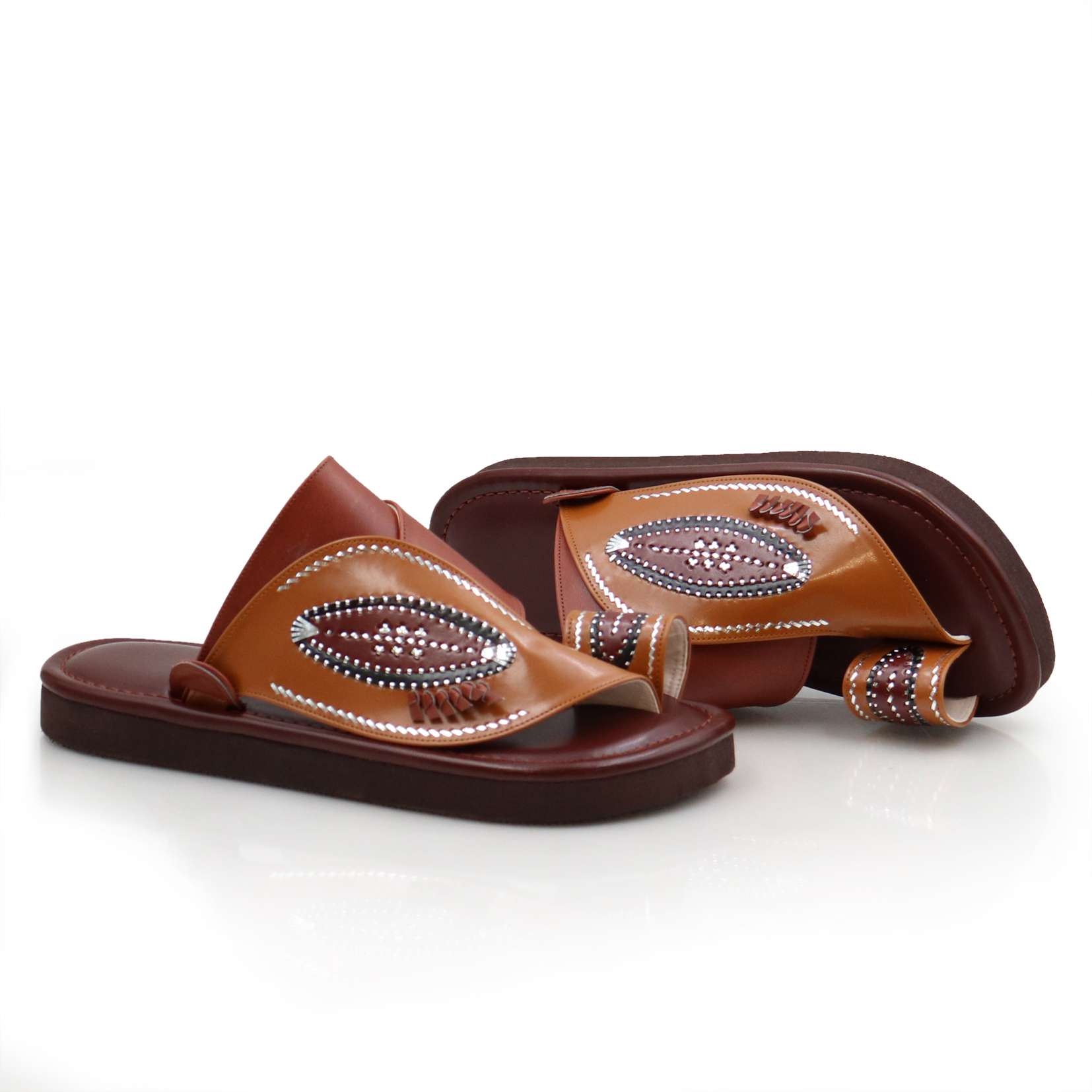 حذاء شرقي مطرز بني2 حذاء شرقي مطرز بني2