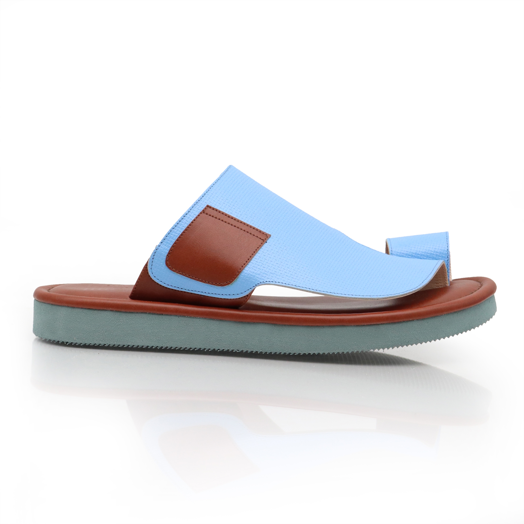 حذاء شرقي كاجوال بأصبع 2 حذاء شرقي كاجوال بأصبع 2