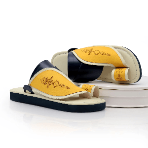 احذية شرقية مطرزة اصفر احذية شرقية مطرزة اصفر