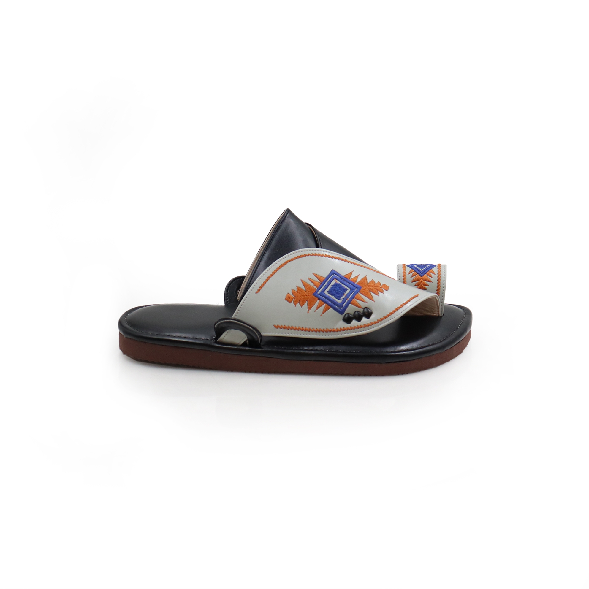 حذاء ولادي مطرز اسود حذاء ولادي مطرز اسود