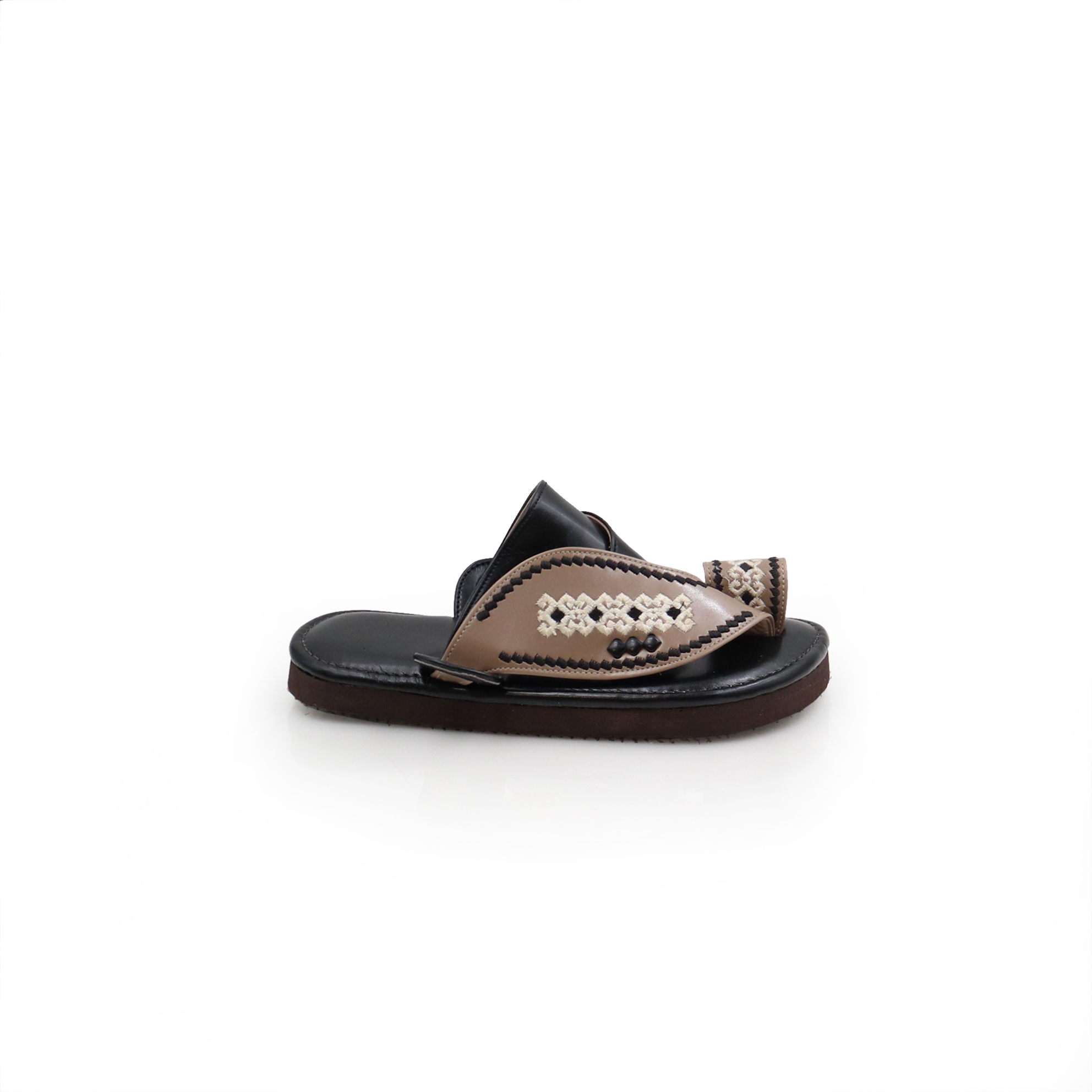 حذاء ولادي شرقي اسود مطرز حذاء ولادي شرقي اسود مطرز