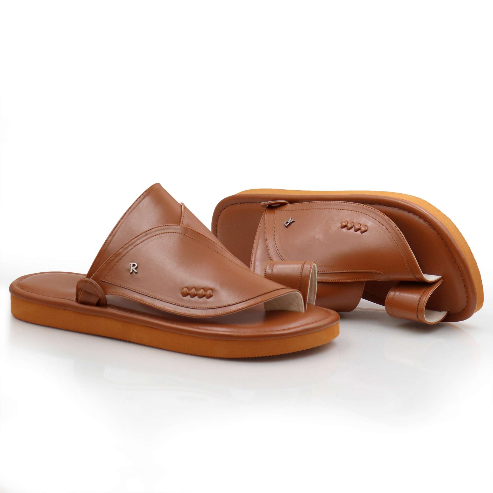 حذاء شرقي جملي جلد 1 حذاء شرقي جملي جلد 1