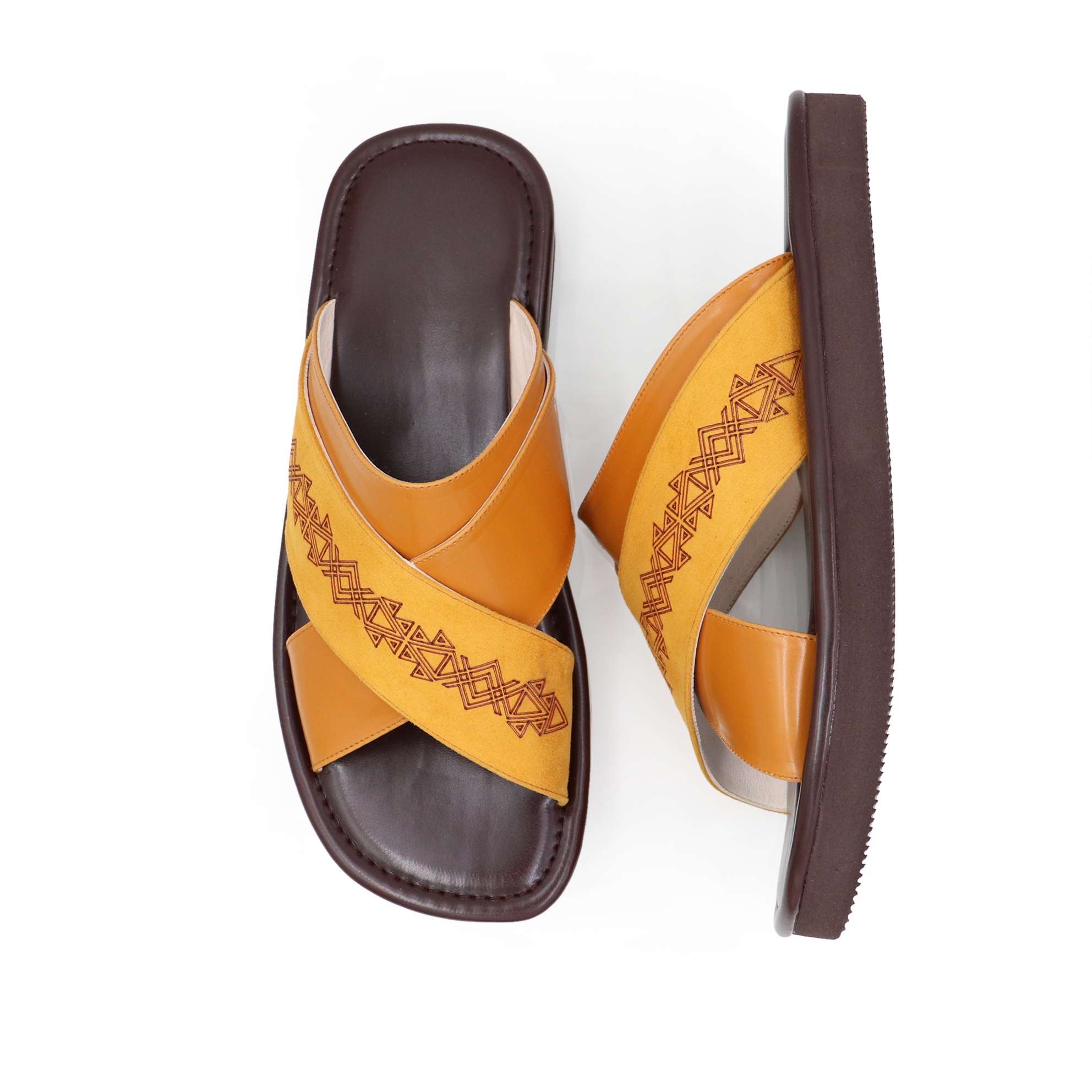 حذاء شرقي جملي بنعل بني 3 حذاء شرقي جملي بنعل بني 3