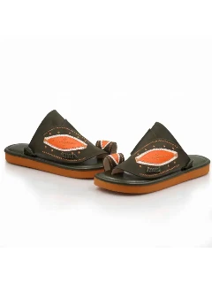 حذاء شرقي مطرز زيتي في برتقالي1